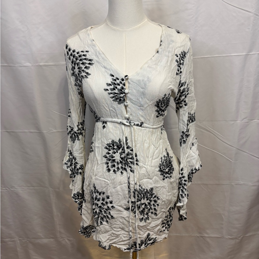 Promesa USA Ivory Black Floral Bell Sleeve Mini Dress Boho Small‎